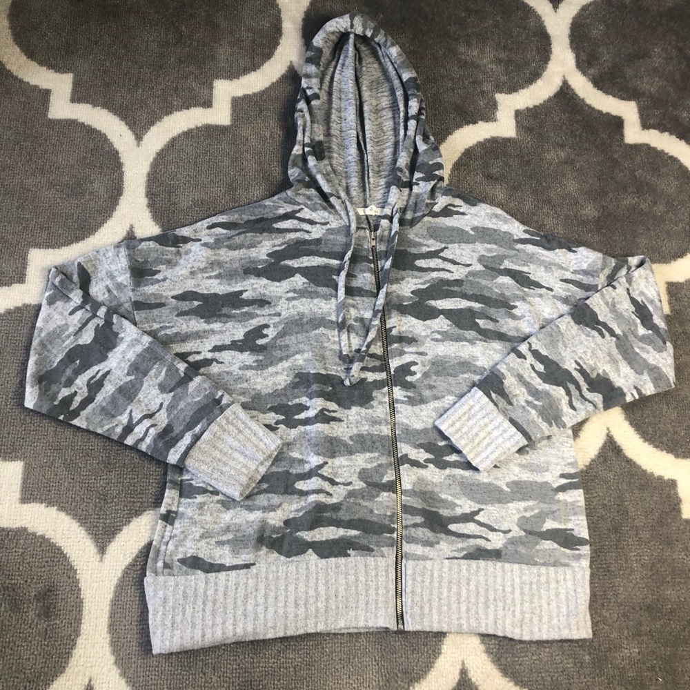 Maurices Hoodie Womens Medium Camouflage Soft Zip Up Jacket Hood